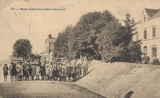 maison-communale-et-ecoles-communales-d-izel-150dpi